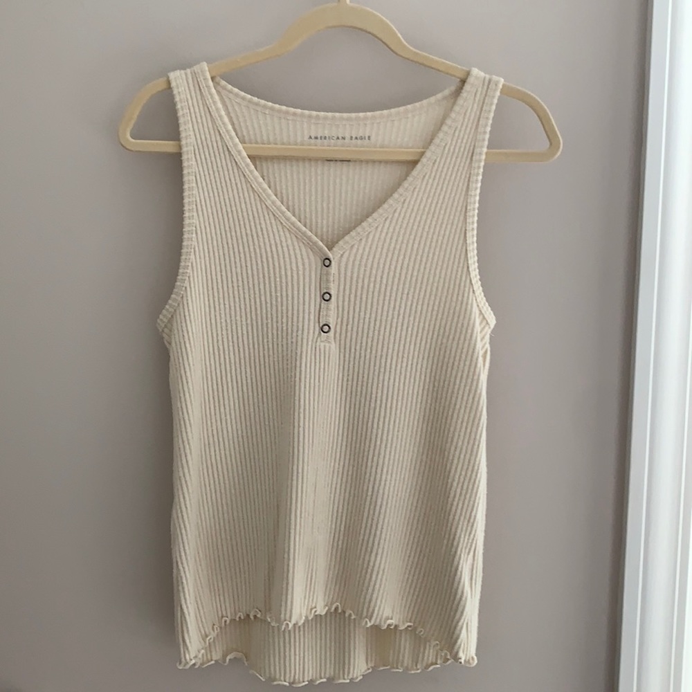 American Eagle cream colored top